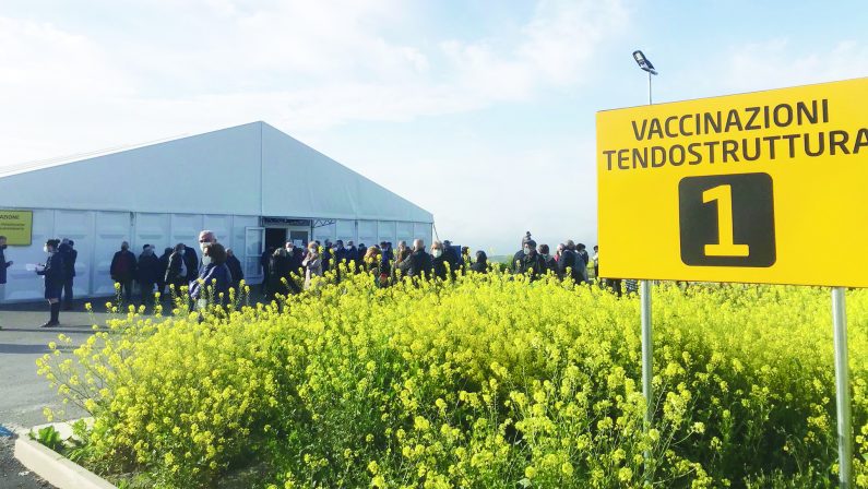 Vaccinazioni, a Matera pieni fino a maggio