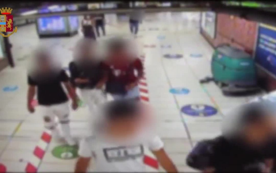 Aggressione all’Arco della Pace a Milano, presi 6 giovani