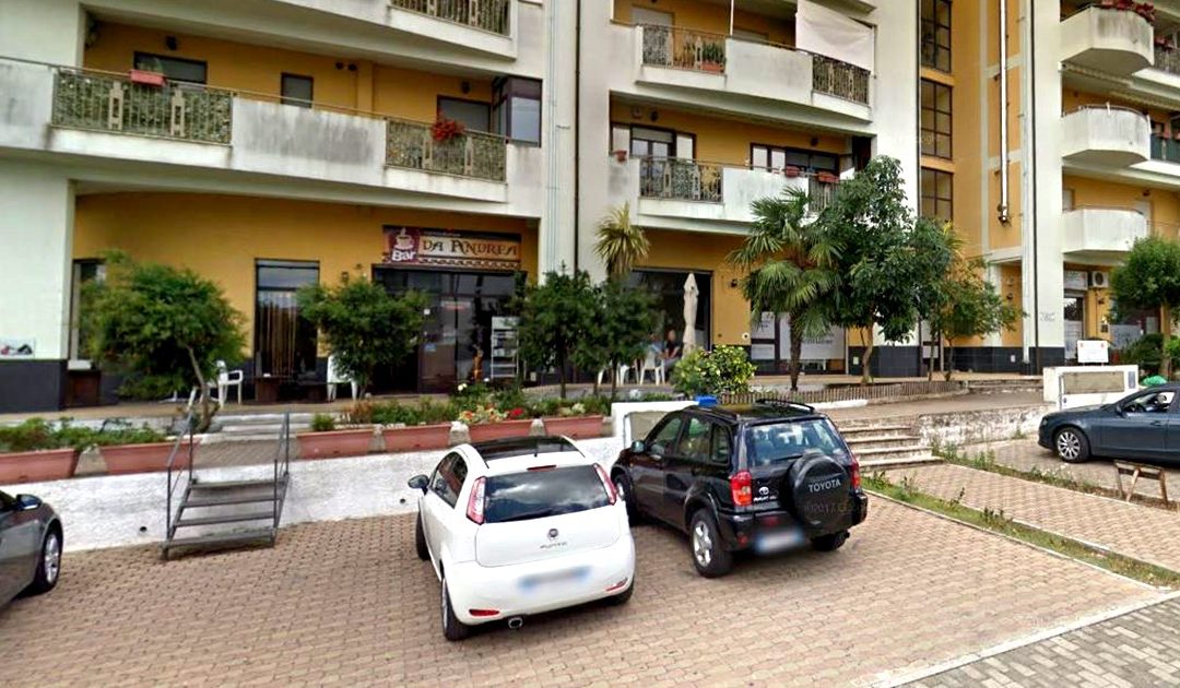 Il bar Da Andrea chiuso per le norme anticovid