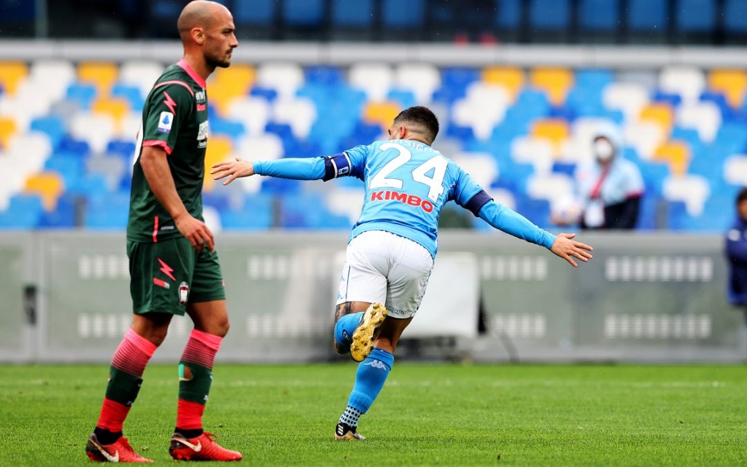 Insigne esulta sotto lo sguardo di Benali