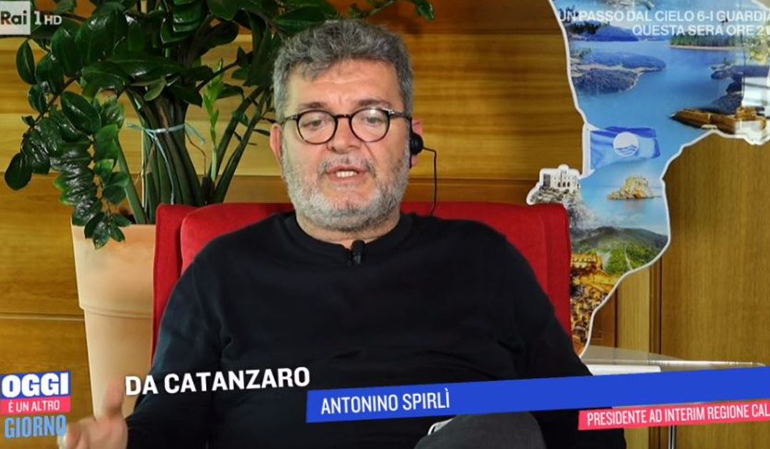 Nino Spirlì durante la trasmissione Oggi è un altro giorno