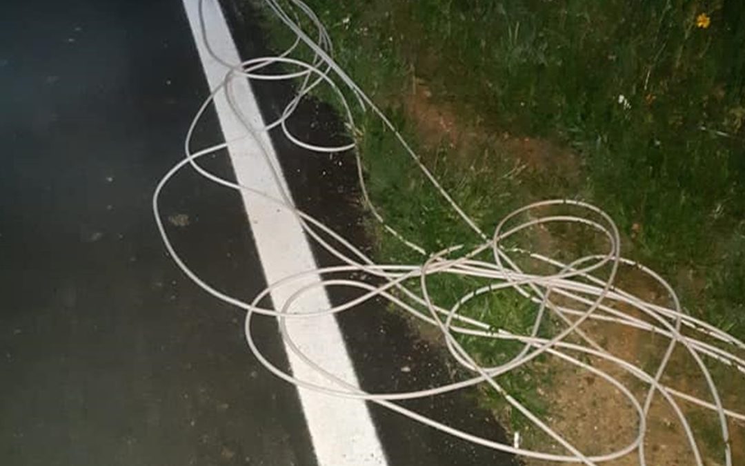 I cavi tranciati nel quartiere Caccianova di Cassano allo Ionio