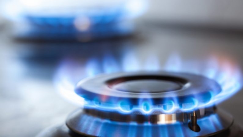 GAS IN CADUTA LIBERA A 72,5 EURO A KWH, SPUNTATA L’ARMA CON CUI PUTIN MINACCIAVA L’UE