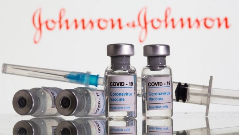 Johnson & Johnson come AstraZeneca: Vaccino monodose con raccomandazioni