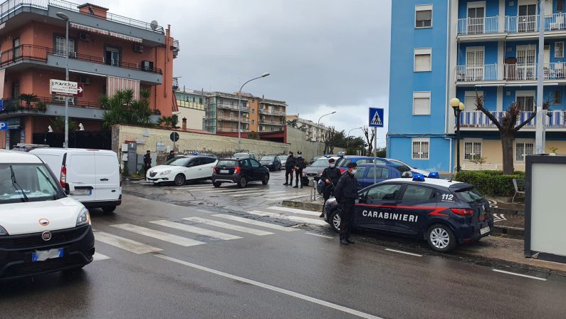 Controlli in corso dei Carabinieri di Napoli:  un bar chiuso, 9 sanzioni covid e 2 persone denunciate