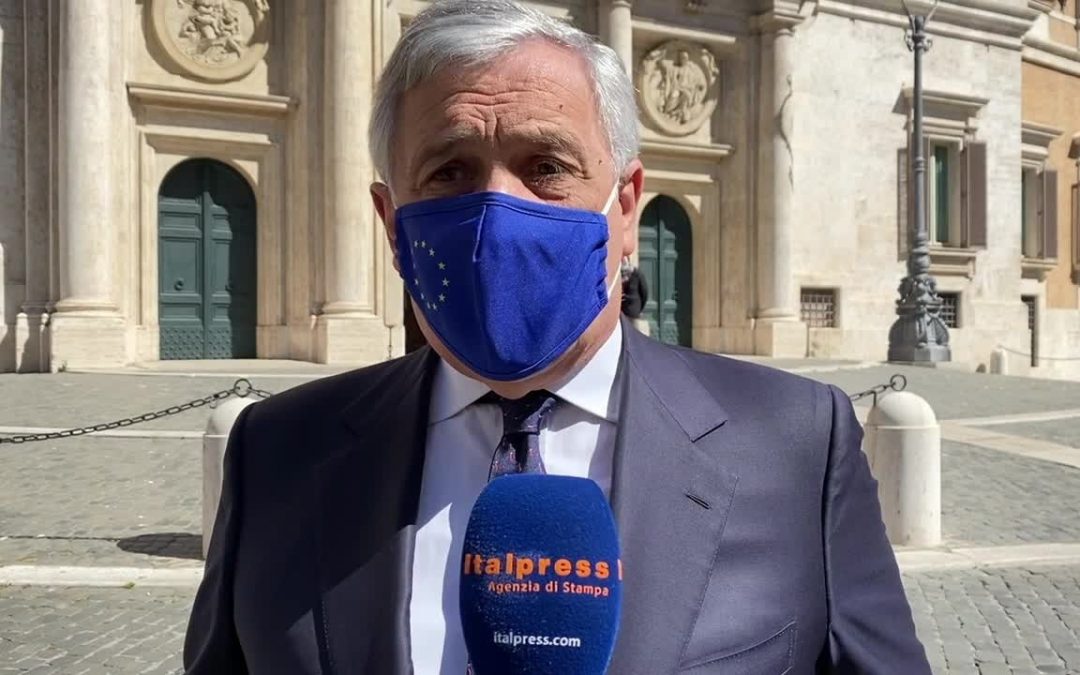 Vaccini, Tajani “Autorità regolatorie evitino messaggi contraddittori”