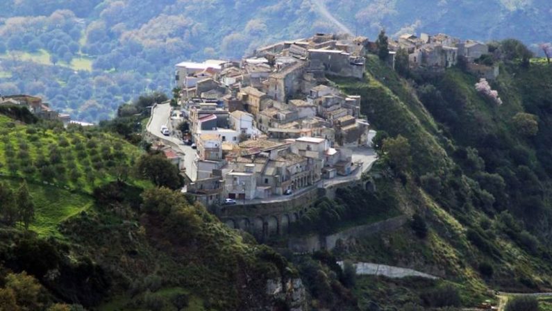 Covid, ordinanza della Regione Calabria: Careri zona rossa, proroga per Delianuova