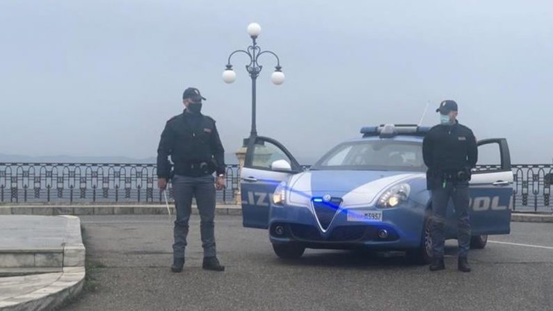 Minaccia di uccidersi facendo esplodere una bombola, salvato dalla polizia