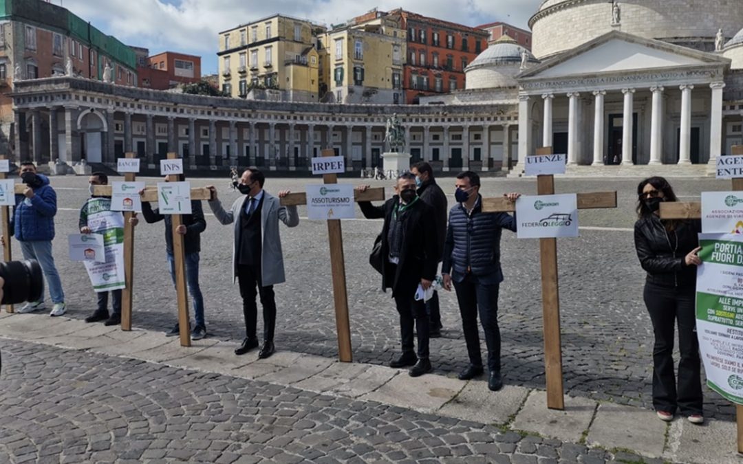 COMMERCIANTI IN RIVOLTA IN TUTTA ITALIA: «FATECI RIAPRIRE, SIAMO ALLA FAME»