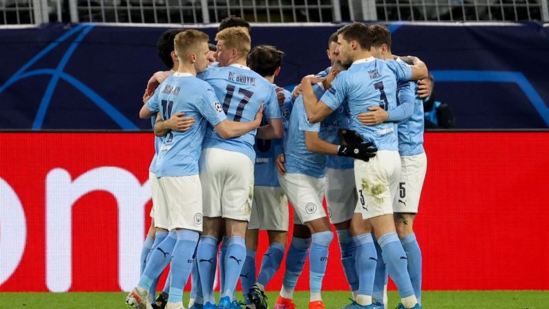 Mancity ribalta il Psg e vince 2-1 a Parigi, finale vicina