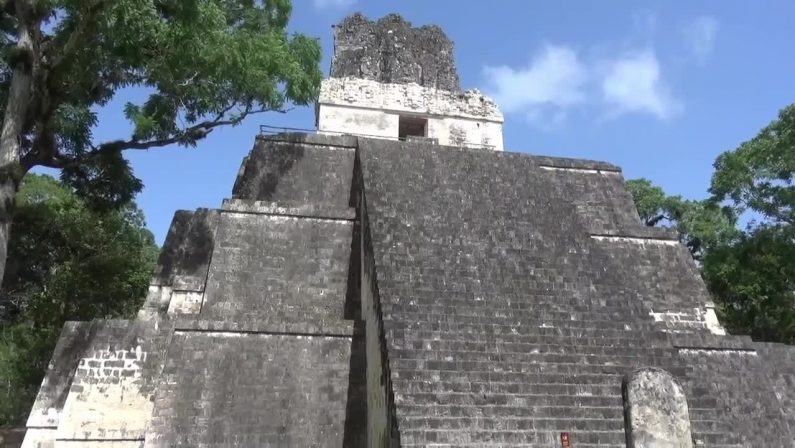 Guatemala, a Tikal le piramidi dei Maya