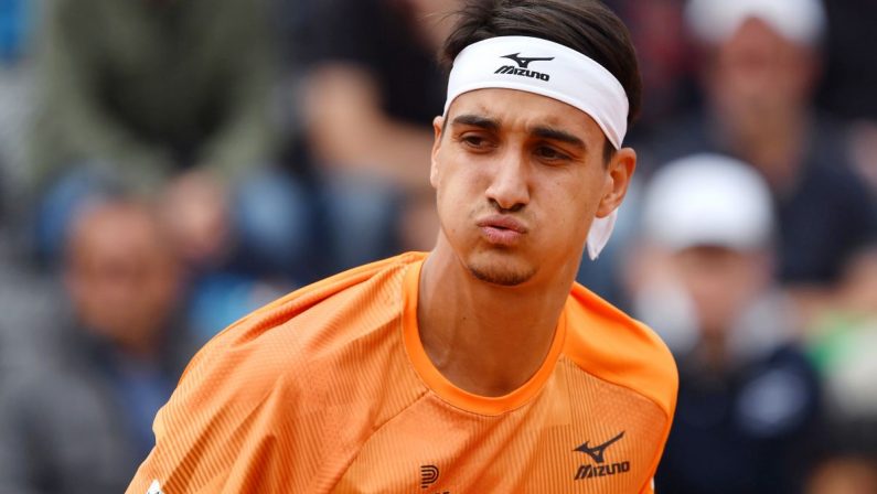 Impresa Sonego a Roma, batte Thiem e va ai quarti