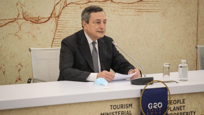 Turismo, Draghi “Da metà giugno operativo il Green Pass europeo”