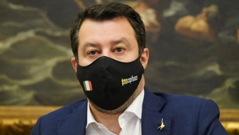 Immigrazione, Salvini “Italia si comporti come altri paesi Ue”