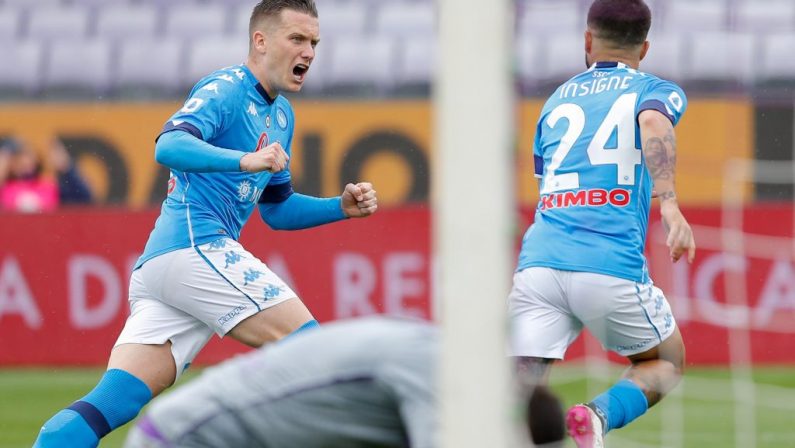 Il Napoli vince 2-0 a Firenze, Champions più vicina
