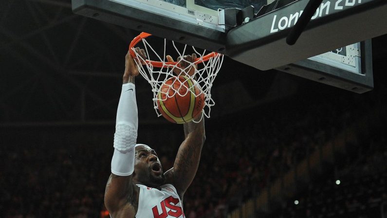Lakers avanti, Memphis vince e sfida Golden State