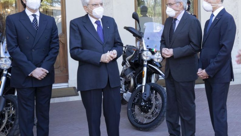 Presentate a Mattarella le nuove Moto Guzzi V85TT