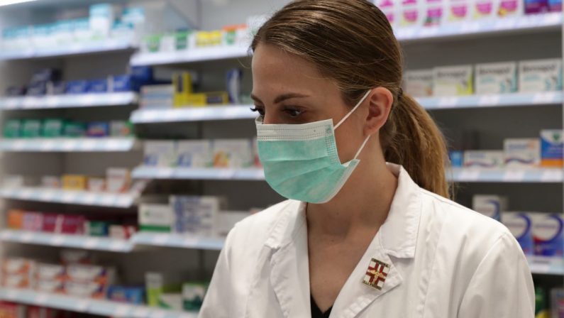 Covid, 20 mila farmacisti pronti a vaccinare