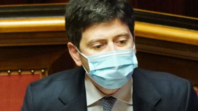 Vaccino, Speranza “Probabile terza dose dai medici di base”