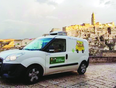 Il furgone di CiBus in giro per Matera