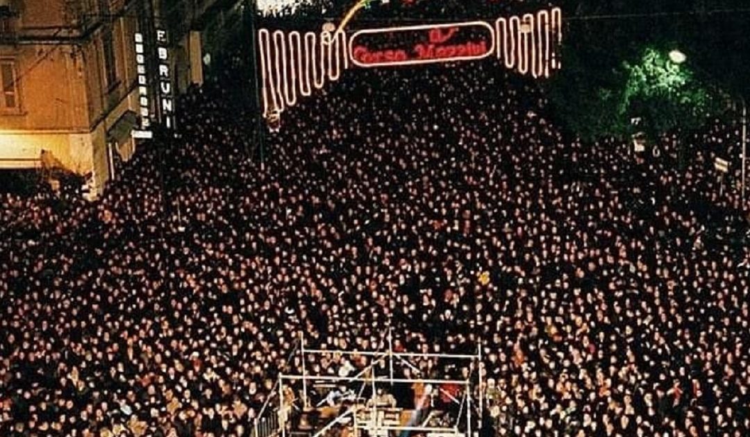 La folla del Capodanno del Duemila a Cosenza (foto di Ercole Scorza)