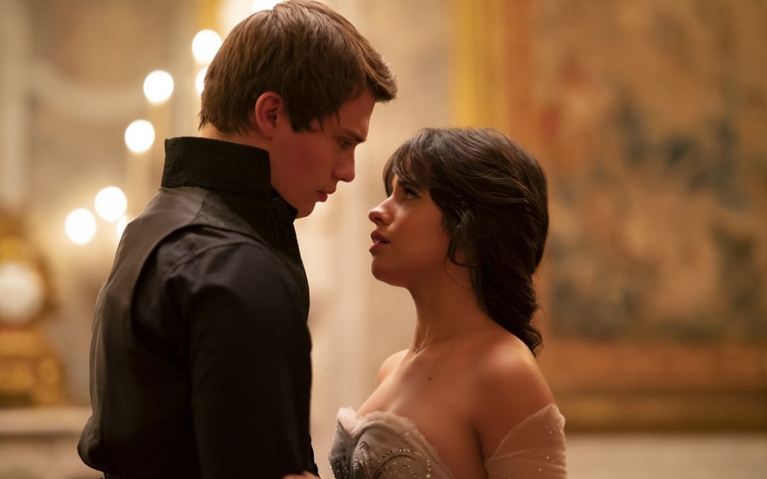 Camila Cabello e Nicholas Galitzine (Cenerentola e il Principe Azzurro)