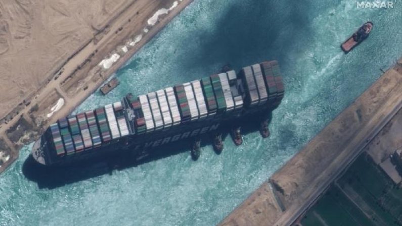 Egitto, avviati i lavori per l'ampliamento del canale di Suez dopo il caso della portacontainer Ever Given