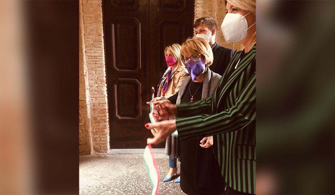 Il sindaco Maria Limardo inaugura il maggio dei libri a Vibo Valentia