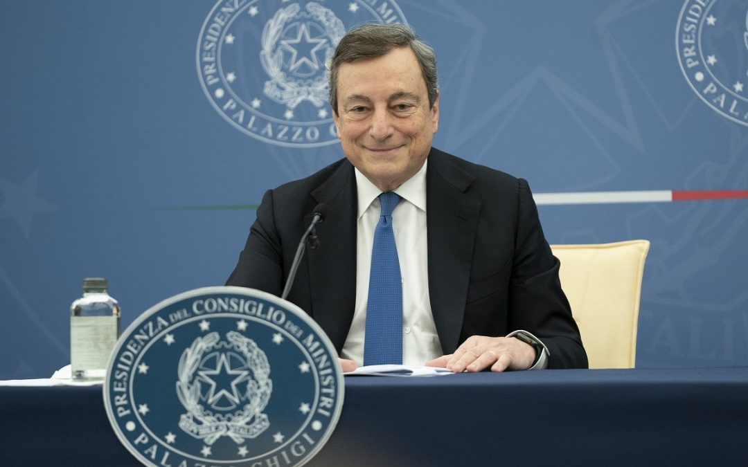 Mario Draghi durante la conferenza stampa di presentazione del Decreto