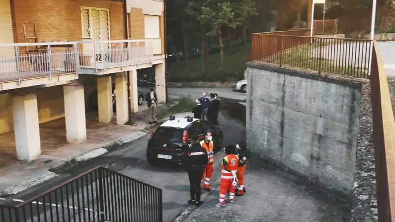 Donna morta in casa a Cosenza, decesso per cause naturali: no agli accertamenti tecnici richiesti dalla famiglia