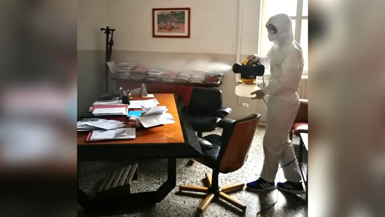 Mileto, il coronavirus dilaga: 107 casi, il sindaco Giordano chiude tutto