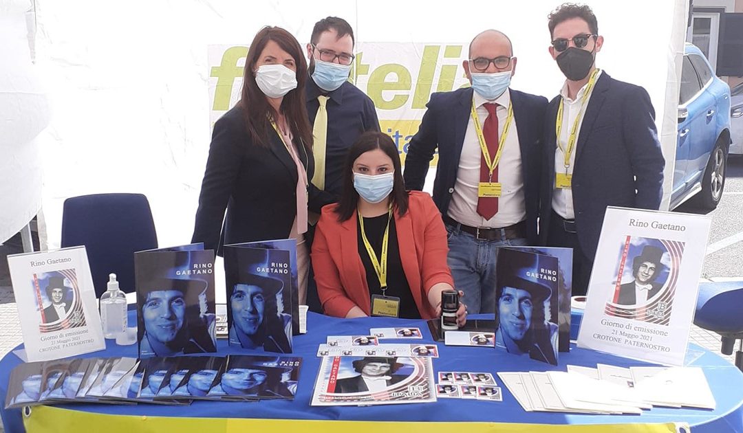 Lo stand dell'annullo dedicato a Rino Gaetano a Crotone