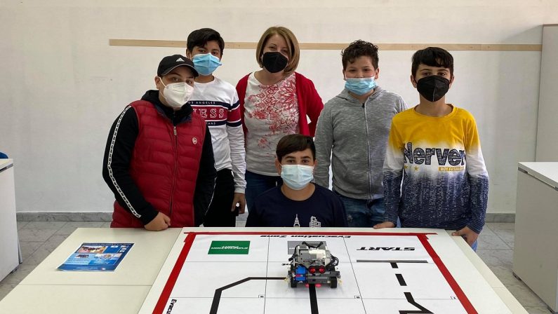La buona Calabria: i ragazzi del "Troccoli" di Cassano campioni nazionali di robotica