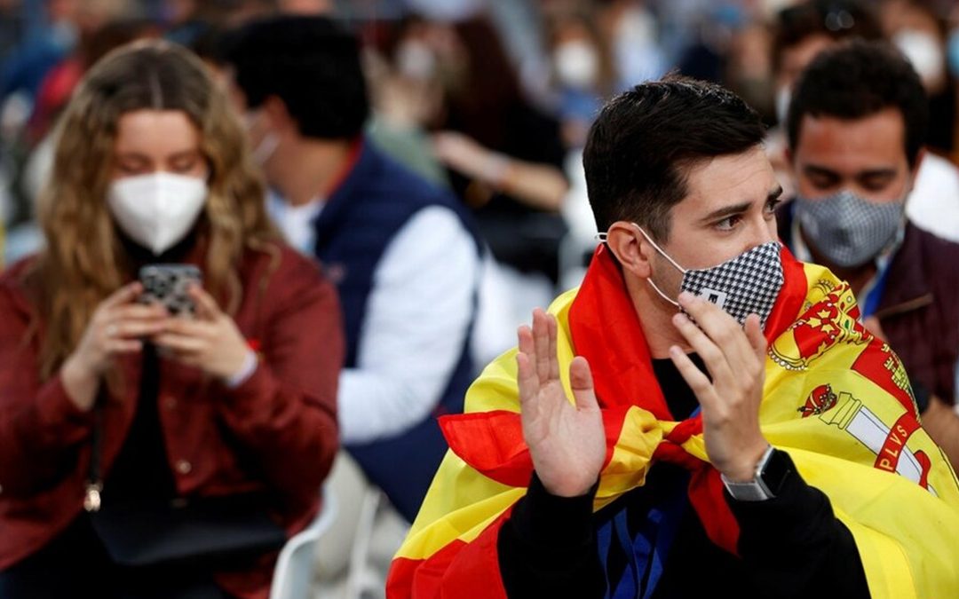 Madrid, la vittoria in controtendenza delle forze contrarie al “tutto chiuso”