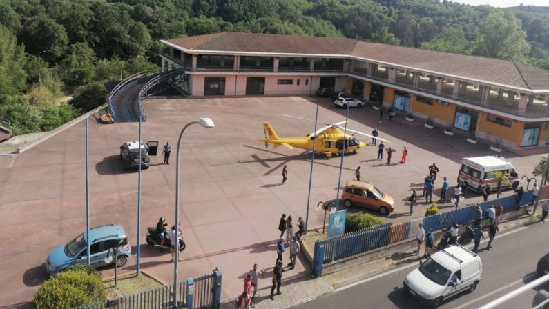 Si ustiona in casa con l’acqua bollente, 45enne soccorsa dall’eliambulanza nel Vibonese