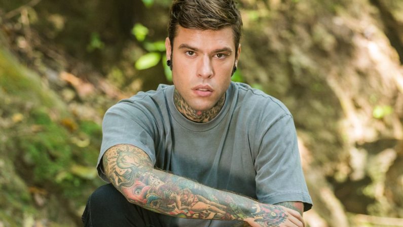 Fedez operato all'ospedale San Raffaele a Milano