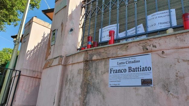 Il manifesto funebre di Franco Battiato