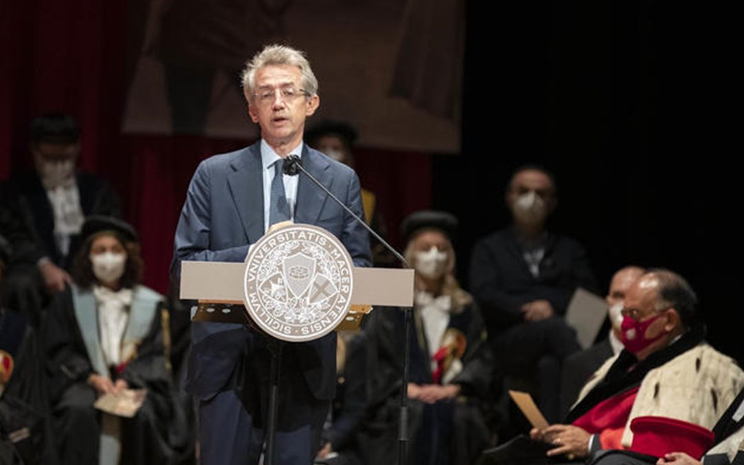 L'ex ministro Gaetano Manfredi