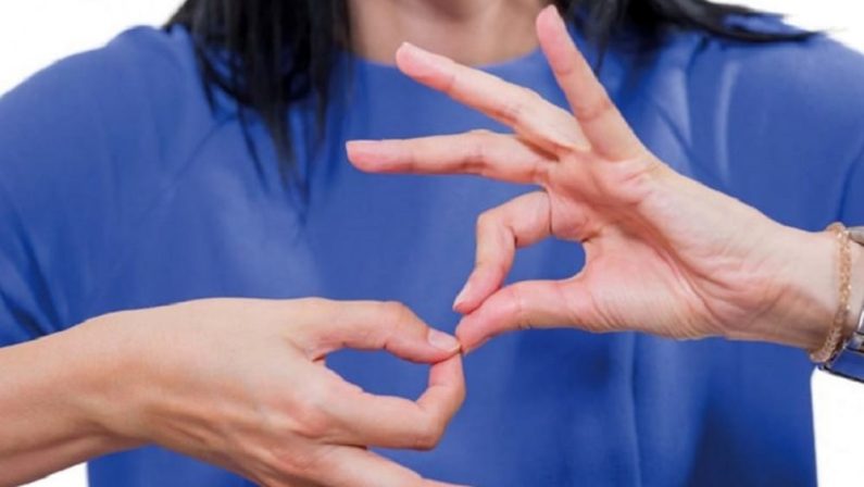 Il Parlamento riconosce la lingua dei segni: la lunga battaglia dei sordi