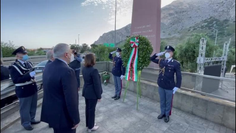 Strage di Capaci, l’omaggio di Lamorgese alle vittime