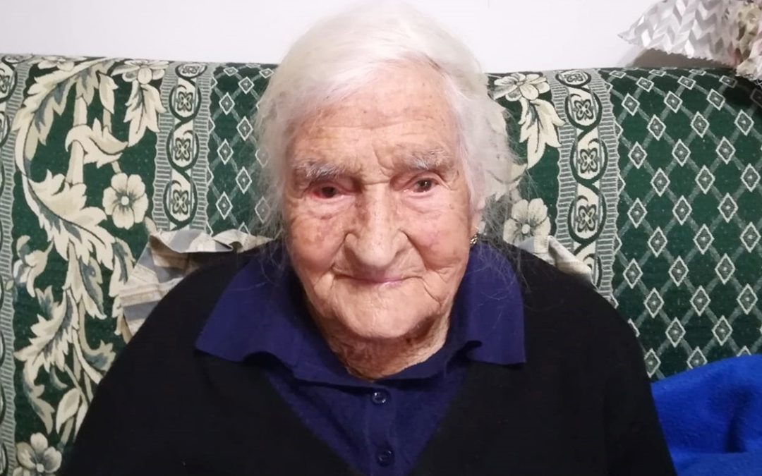 Angela Fortuna, si è vaccinata a 105 anni