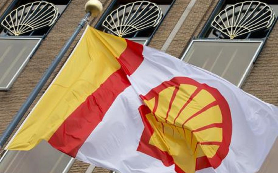 Shell condannata da un tribunale dell’Aia: deve ridurre le emissioni più di quanto aveva promesso