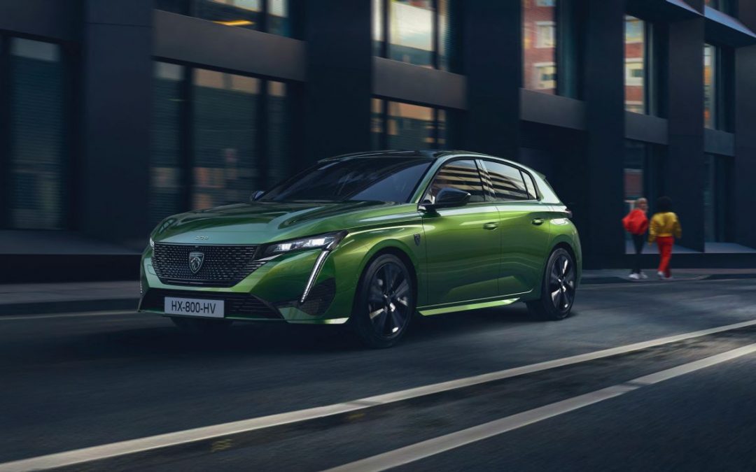 Peugeot, nuova 308 con morfologia rinnovata in Italia da settembre
