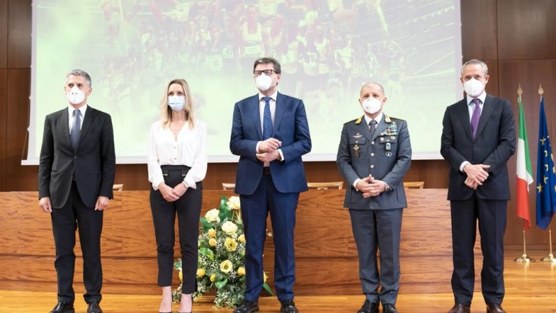 Presentato francobollo celebrativo 100 anni Atletica Fiamme Gialle