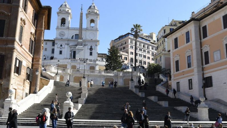 Turismo riparte dall’estate ma livelli pre-covid restano lontani