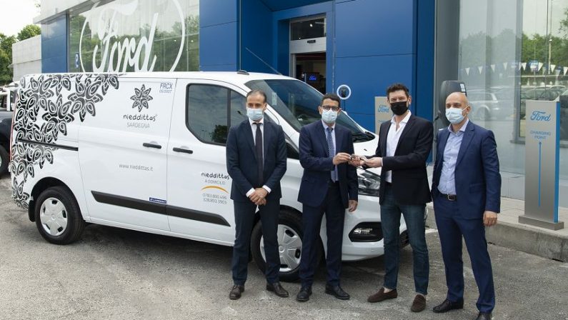 Consegnato il primo Ford Transit Custom Plug-in hybrid refrigerato
