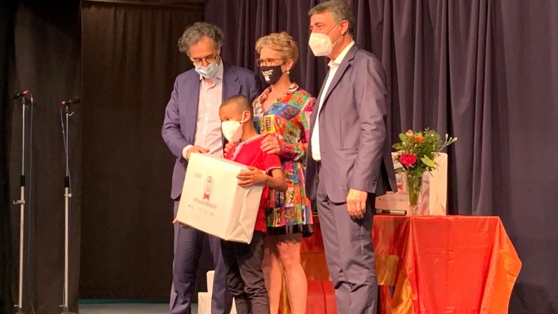 Parte dalla periferia di Milano la lotta alla povertà digitale