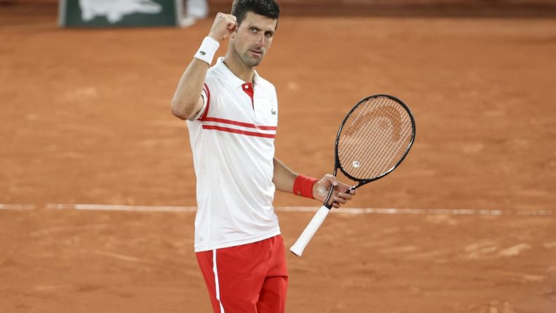 Djokovic vince in rimonta il Roland Garros, Tsitsipas ko