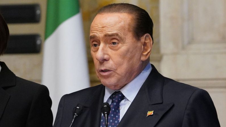 Berlusconi “Al Governo per tagliare le tasse, poi la flat tax”
