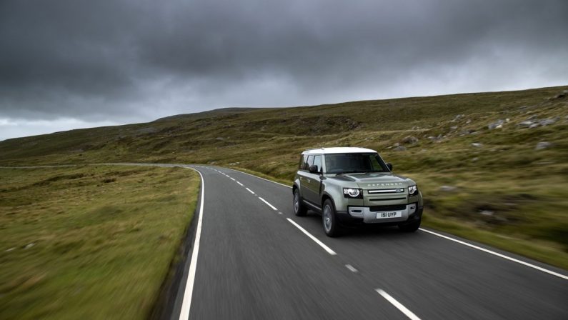 JLR sviluppa un prototipo Defender con celle a combustibile di idrogeno